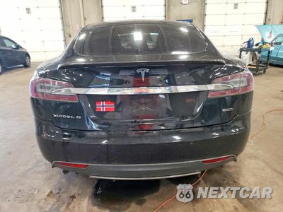 Zdjęcie 6 z 13 samochodu: 2015 TESLA MODEL S 85D VIN:5YJSA1H23FF083399 - miniatura