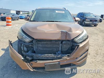 Piąte zdjęcie samochodu w środku: 2016 HYUNDAI TUCSON LIMITED VIN:KM8J33A24GU028895 - miniatura