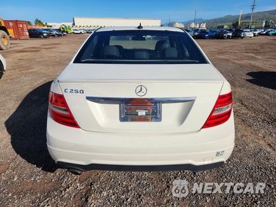 Zdjęcie 6 z 13 samochodu: 2012 MERCEDES-BENZ C 250 VIN:WDDGF4HB2CR207893 - miniatura