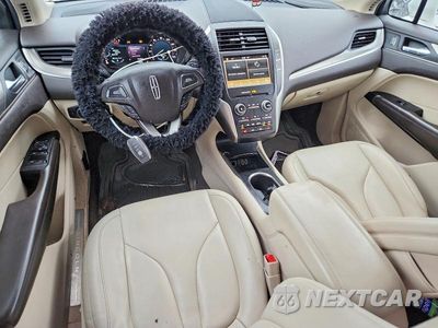 Zdjęcie 8 z 13 samochodu: 2018 LINCOLN MKC PREMIERE VIN:5LMCJ1D95JUL22757 - miniatura