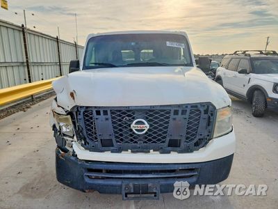 Piąte zdjęcie samochodu w środku: 2012 NISSAN NV2500 DELIVERY VAN VIN:1N6BF0KM5CN115480 - miniatura