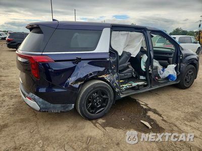 Trzecie zdjęcie samochodu z tyłu: 2025 KIA CARNIVAL LXS VIN:KNDNB5K33S6461214 - miniatura