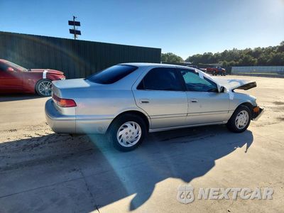 Trzecie zdjęcie samochodu z tyłu: 2000 TOYOTA CAMRY LE VIN:4T1BG22K7YU642293 - miniatura