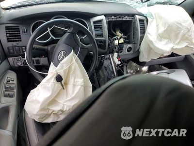 Zdjęcie 8 z 12 samochodu: 2005 TOYOTA TACOMA DOUBLE CAB VIN:5TELU42N15Z066128 - miniatura