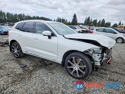 Czwarte zdjęcie samochodu z boku: 2018 VOLVO XC60 T6 INSCRIPTION VIN:YV4A22RL0J1035461 - miniatura