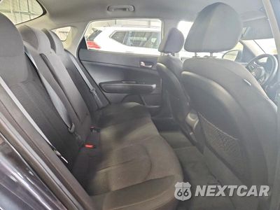 Zdjęcie 10 z 12 samochodu: 2019 KIA OPTIMA LX VIN:5XXGT4L33KG308896 - miniatura