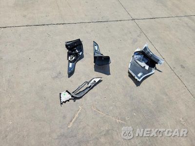 Zdjęcie 12 z 13 samochodu: 2017 FORD ESCAPE TITANIUM VIN:1FMCU0J90HUA38603 - miniatura