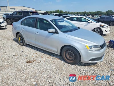 Czwarte zdjęcie samochodu z boku: 2011 VOLKSWAGEN JETTA SE VIN:3VWDX7AJ4BM303342 - miniatura