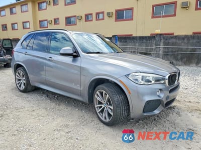 Czwarte zdjęcie samochodu z boku: 2017 BMW X5 SDRIVE35I VIN:5UXKR2C33H0W43758 - miniatura