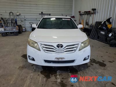 Piąte zdjęcie samochodu w środku: 2010 TOYOTA CAMRY XLE V6 VIN:4T1BK3EK3AU603304 - miniatura