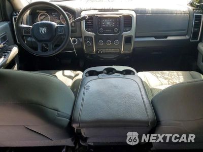 Zdjęcie 8 z 13 samochodu: 2018 RAM 2500 SLT VIN:3C6UR5DL9JG245876 - miniatura