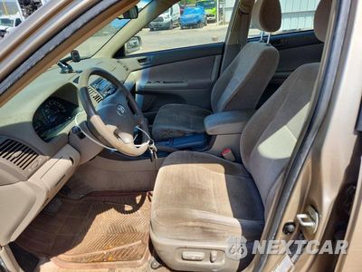 Zdjęcie 7 z 12 samochodu: 2004 TOYOTA CAMRY LE V6 VIN:JTDBF32K240154108 - miniatura