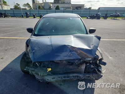 Piąte zdjęcie samochodu w środku: 2018 FORD FOCUS S VIN:1FADP3E24JL293075 - miniatura