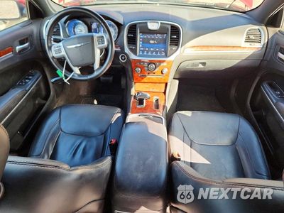 Zdjęcie 8 z 13 samochodu: 2014 CHRYSLER 300 VIN:2C3CCAAG7EH232558 - miniatura