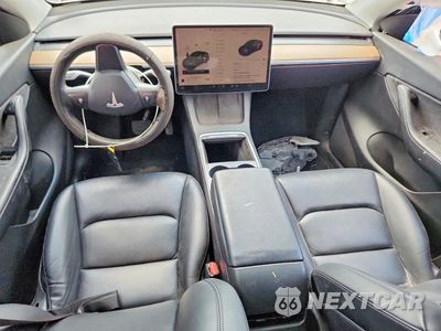Zdjęcie 8 z 13 samochodu: 2022 TESLA MODEL Y VIN:7SAYGDEE3NF481447 - miniatura