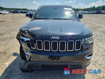 Piąte zdjęcie samochodu w środku: 2020 JEEP GRAND CHEROKEE LAREDO VIN:1C4RJEAG9LC202917 - miniatura