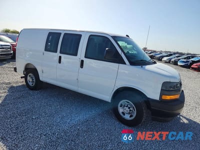 Czwarte zdjęcie samochodu z boku: 2025 CHEVROLET EXPRESS G2500 VIN:1GCWGAFPXS1272147 - miniatura