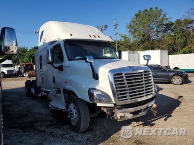 Czwarte zdjęcie samochodu z boku: 2016 FREIGHTLINER CASCADIA 125 SEMI TRUCK VIN:1FVXGF004GLGX5699 - miniatura