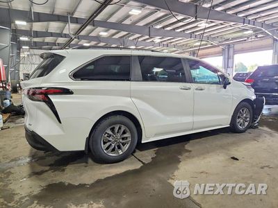 Trzecie zdjęcie samochodu z tyłu: 2026 TOYOTA SIENNA XLE 7-PASSENGER VIN:5TDYSKFC6TS267476 - miniatura