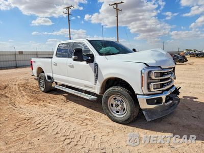 Czwarte zdjęcie samochodu z boku: 2025 FORD F250 SUPER DUTY VIN:1FT8W2BT1SEC77895 - miniatura