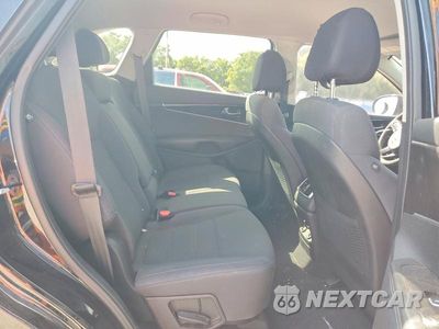 Zdjęcie 11 z 13 samochodu: 2016 KIA SORENTO LX VIN:5XYPG4A37GG026092 - miniatura
