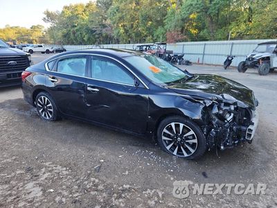 Czwarte zdjęcie samochodu z boku: 2018 NISSAN ALTIMA 2.5 SV VIN:1N4AL3AP9JC250173 - miniatura