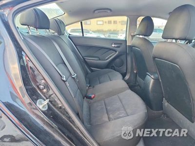 Zdjęcie 10 z 12 samochodu: 2016 KIA FORTE LX VIN:KNAFK4A63G5595774 - miniatura