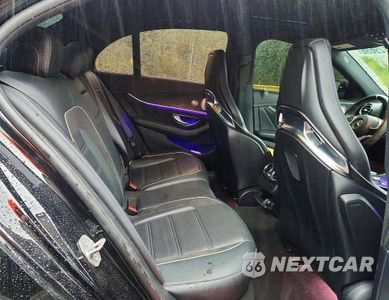 Zdjęcie 10 z 12 samochodu: 2018 MERCEDES-BENZ E 63 AMG-S VIN:WDDZF8KB0JA388044 - miniatura