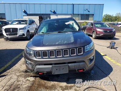 Piąte zdjęcie samochodu w środku: 2019 JEEP COMPASS TRAILHAWK VIN:3C4NJDDB4KT780130 - miniatura