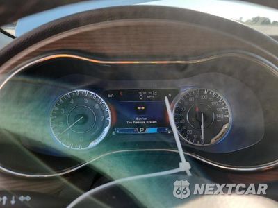Zdjęcie 9 z 12 samochodu: 2015 CHRYSLER 200 C VIN:1C3CCCEG2FN589547 - miniatura