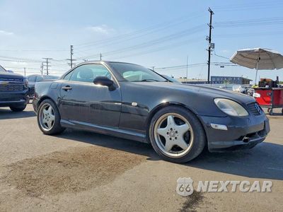 Czwarte zdjęcie samochodu z boku: 1999 MERCEDES-BENZ SLK 230 KOMPRESSOR VIN:WDBKK47F6XF100212 - miniatura