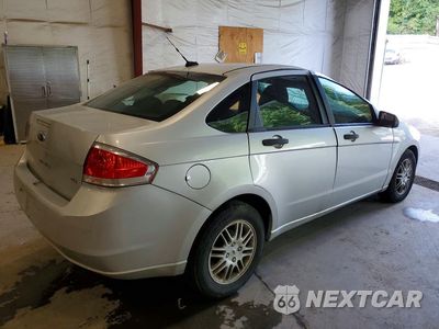 Trzecie zdjęcie samochodu z tyłu: 2010 FORD FOCUS SE VIN:1FAHP3FN5AW198372 - miniatura