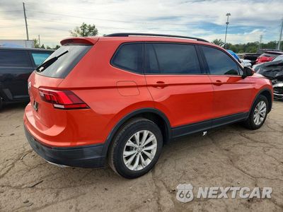 Trzecie zdjęcie samochodu z tyłu: 2019 VOLKSWAGEN TIGUAN S VIN:3VV0B7AXXKM081198 - miniatura
