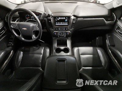 Zdjęcie 8 z 13 samochodu: 2019 CHEVROLET SUBURBAN C1500 LT VIN:1GNSCHKC2KR329973 - miniatura
