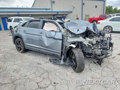 Czwarte zdjęcie samochodu z boku: 2025 VOLKSWAGEN ATLAS CROSS SPORT SEL R-LINE VIN:1V2AE2CA5SC207845 - miniatura