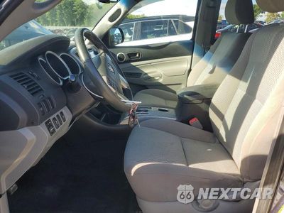 Zdjęcie 7 z 12 samochodu: 2013 TOYOTA TACOMA V6 VIN:3TMLU4EN1DM118395 - miniatura