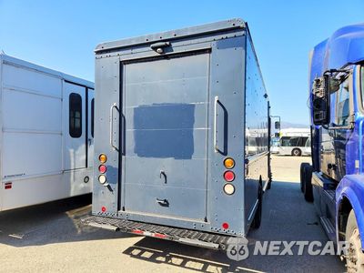 Trzecie zdjęcie samochodu z tyłu: 2020 FREIGHTLINER MT45G CHASSIS DELIVERY TRUCK VIN:4UZAC2EA1LCLZ7225 - miniatura