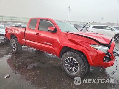 Czwarte zdjęcie samochodu z boku: 2022 TOYOTA TACOMA TRD SPORT VIN:3TYSZ5ANXNT074170 - miniatura