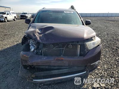 Piąte zdjęcie samochodu w środku: 2013 TOYOTA HIGHLANDER LIMITED VIN:5TDDK3EH2DS269146 - miniatura