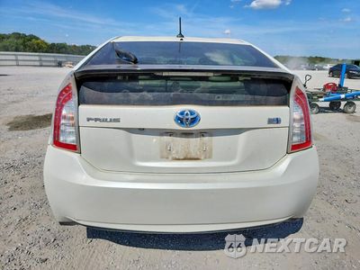 Zdjęcie 6 z 12 samochodu: 2015 TOYOTA PRIUS FOUR VIN:JTDKN3DU3F0481489 - miniatura
