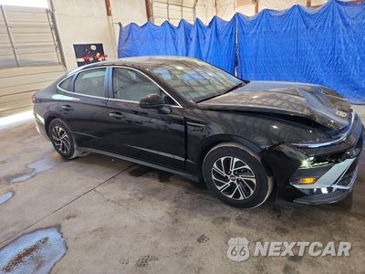 Czwarte zdjęcie samochodu z boku: 2026 HYUNDAI SONATA HYBRID BLUE VIN:KMHL24JJ6TA162392 - miniatura