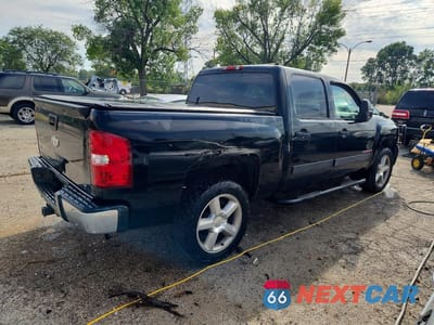 Trzecie zdjęcie samochodu z tyłu: 2008 CHEVROLET SILVERADO K1500 VIN:2GCFK13Y581278100 - miniatura