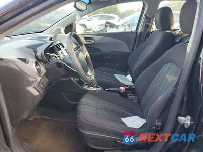 Zdjęcie 7 z 12 samochodu: 2014 CHEVROLET SONIC LT VIN:1G1JC5SH8E4215422 - miniatura