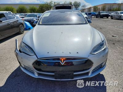 Piąte zdjęcie samochodu w środku: 2013 TESLA MODEL S VIN:5YJSA1CN1DFP27738 - miniatura