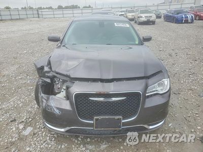 Piąte zdjęcie samochodu w środku: 2015 CHRYSLER 300 LIMITED VIN:2C3CCAAG6FH930175 - miniatura