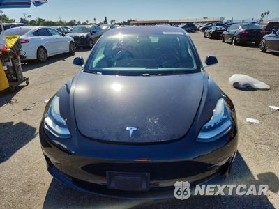 Piąte zdjęcie samochodu w środku: 2018 TESLA MODEL 3 VIN:5YJ3E1EA0JF071031 - miniatura