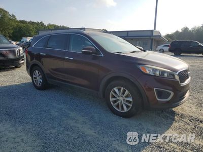 Czwarte zdjęcie samochodu z boku: 2018 KIA SORENTO LX V6 VIN:5XYPG4A51JG382434 - miniatura