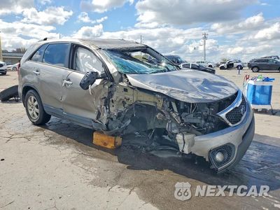 Czwarte zdjęcie samochodu z boku: 2013 KIA SORENTO LX VIN:5XYKT3A61DG370247 - miniatura