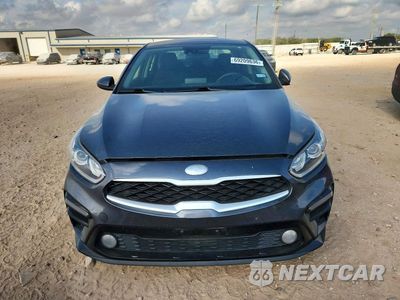 Piąte zdjęcie samochodu w środku: 2021 KIA FORTE LXS VIN:3KPF24AD1ME359237 - miniatura