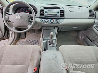 Zdjęcie 8 z 12 samochodu: 2005 TOYOTA CAMRY STANDARD VIN:JTDBE32K853002398 - miniatura